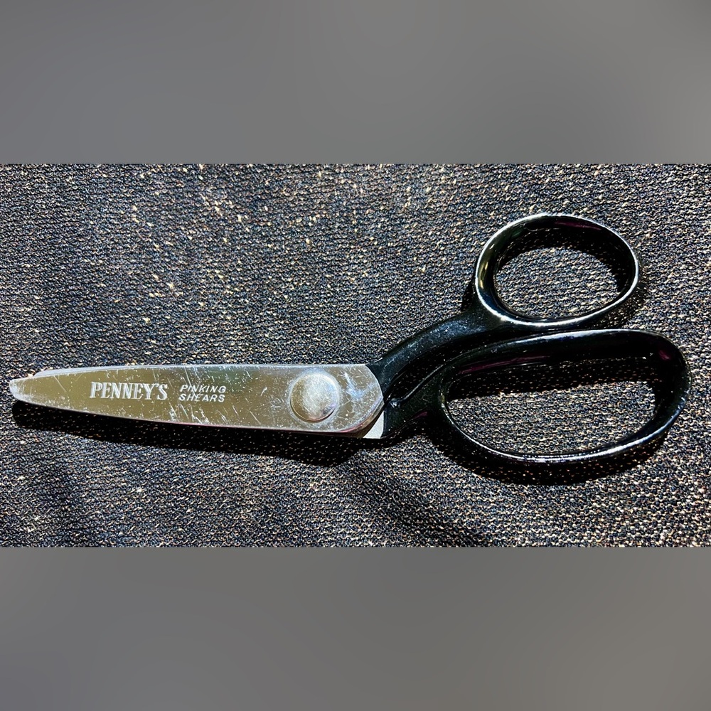 Vintage 7-1/2” PENNEY’S Pinking Shears / Scissors with Black Handles